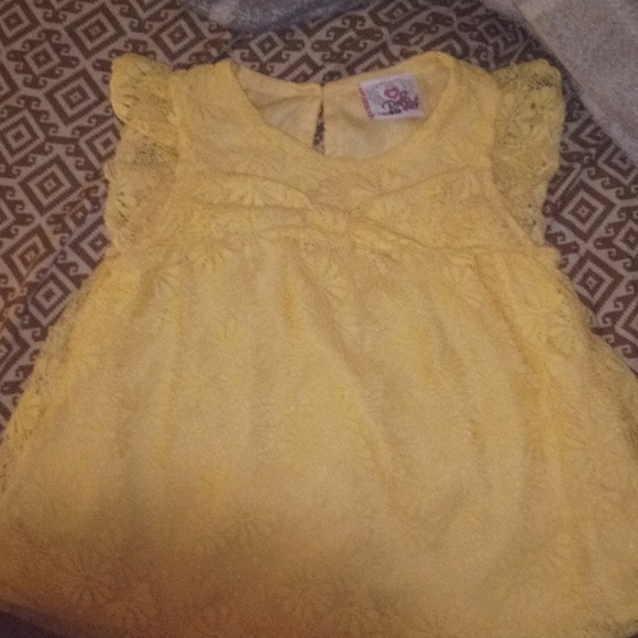 real love Other - Size 2T yellow top